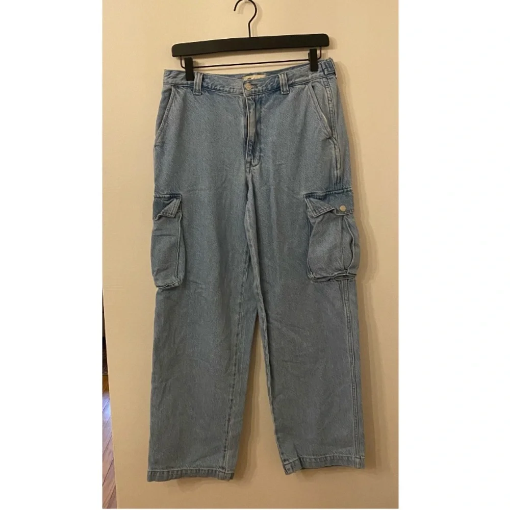 Madewell Low Slung Straight Cargo Jeans | Coleman Wash | Size 28 - Picture 5 of 12